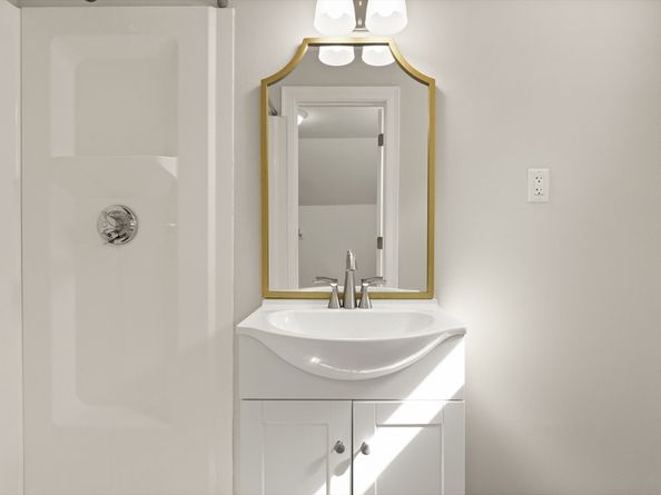 34 West St, Westford MA 01886