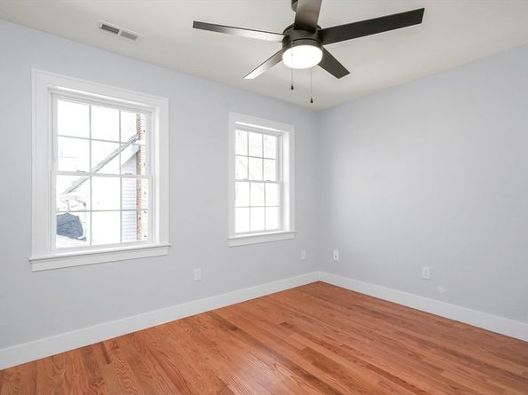 117 Montvale Ave, Woburn MA 01801