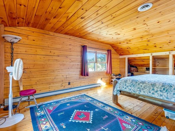 9 Upland Rd, Plympton MA 02367