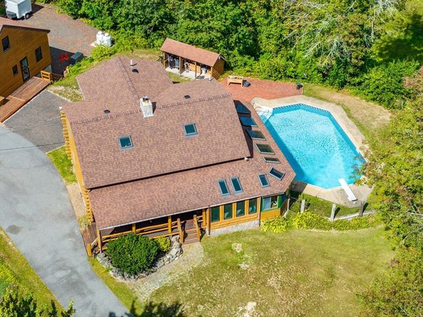 9 Upland Rd, Plympton MA 02367