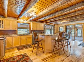 9 Upland Rd, Plympton MA 02367