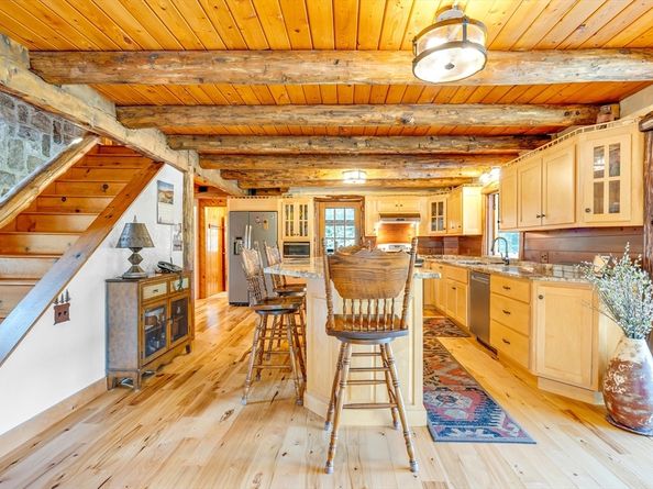 9 Upland Rd, Plympton MA 02367