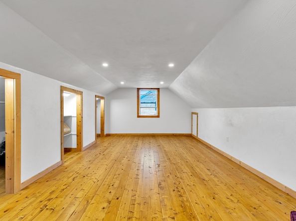 9 Upland Rd, Plympton MA 02367