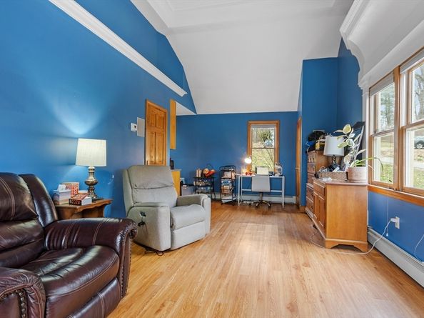 76 Woobly Rd, Bolton MA 01740