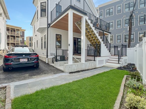 6 Weld Hill St 1, Boston MA 02130