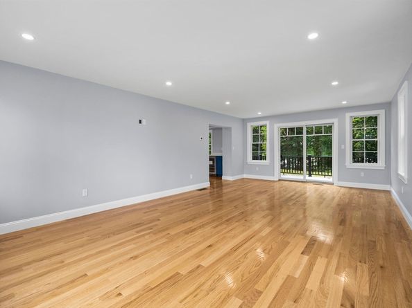 6 Lovis Ave, Wakefield MA 01880