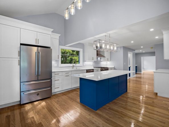 6 Lovis Ave, Wakefield MA 01880