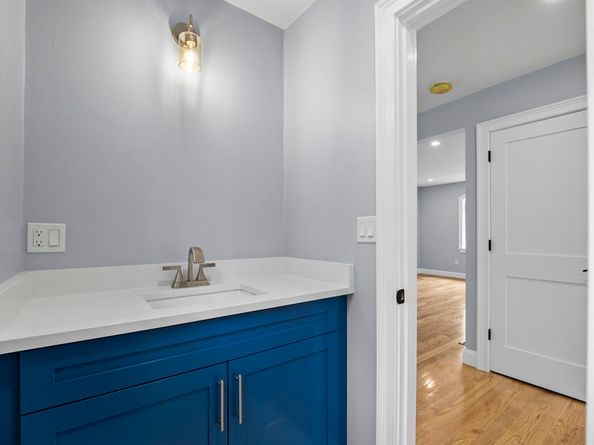 6 Lovis Ave, Wakefield MA 01880