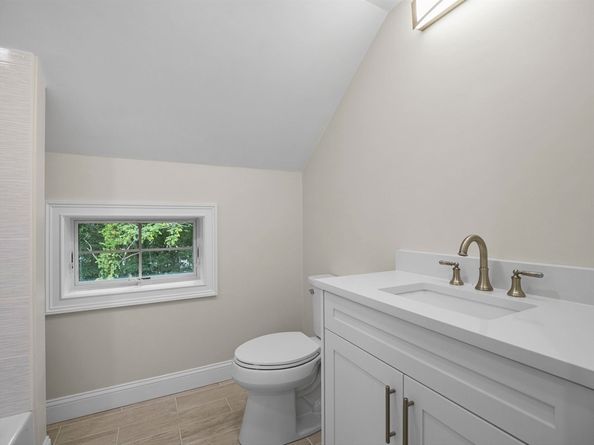 6 Lovis Ave, Wakefield MA 01880