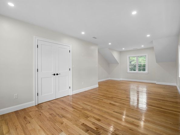 6 Lovis Ave, Wakefield MA 01880