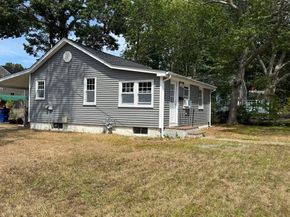 13 Fir St, Wareham MA 02571