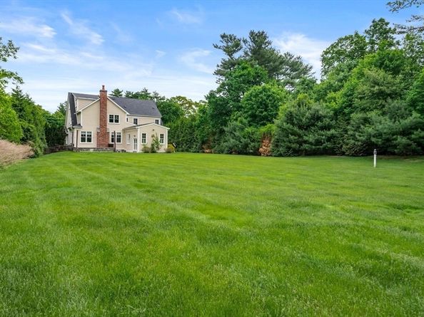 12 Haven St, Dover MA 02030