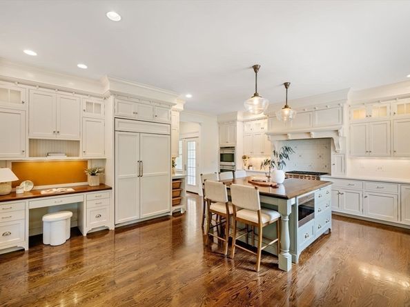 12 Haven St, Dover MA 02030