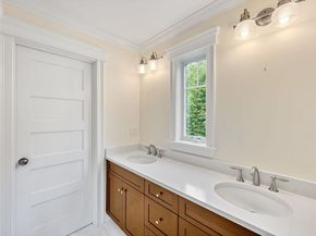 12 Haven St, Dover MA 02030