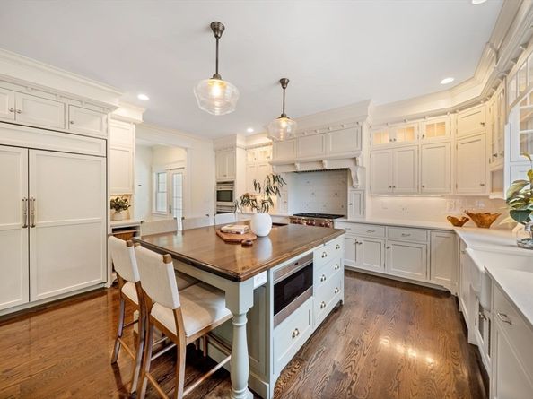 12 Haven St, Dover MA 02030