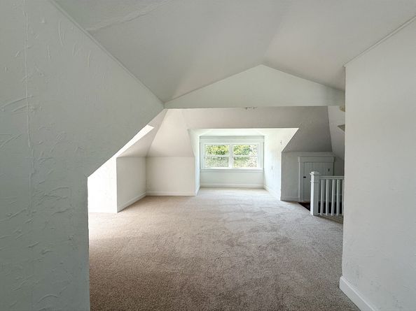 82 Holden St, Worcester MA 01605