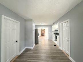 82 Holden St, Worcester MA 01605