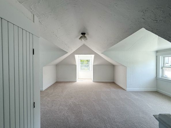 82 Holden St, Worcester MA 01605