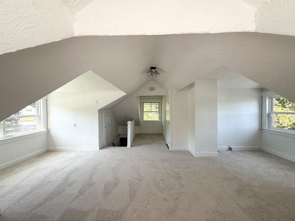 82 Holden St, Worcester MA 01605