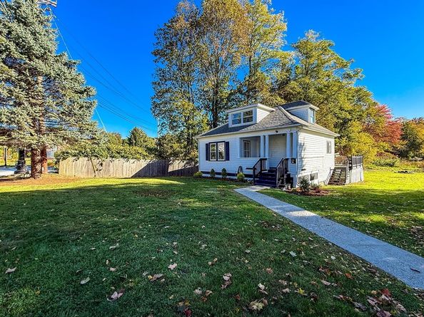 82 Holden St, Worcester MA 01605