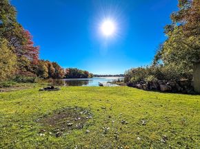 82 Holden St, Worcester MA 01605