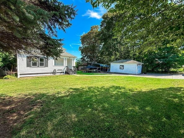 82 Holden St, Worcester MA 01605