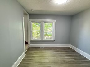 82 Holden St, Worcester MA 01605