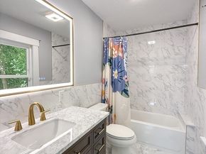 82 Holden St, Worcester MA 01605