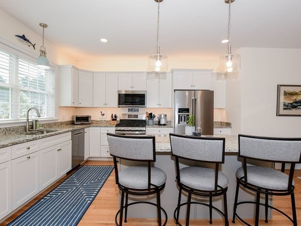 31 Split Rock Ln, Mattapoisett MA 02739
