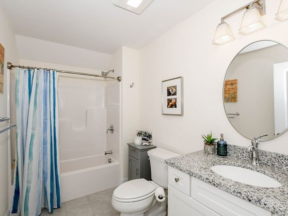 31 Split Rock Ln, Mattapoisett MA 02739