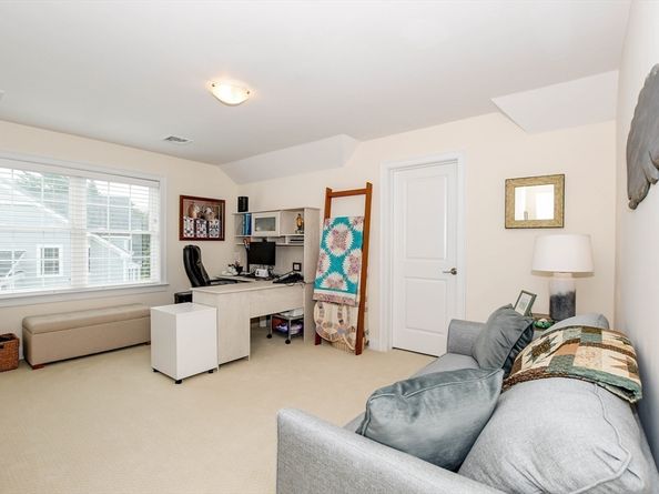 31 Split Rock Ln, Mattapoisett MA 02739