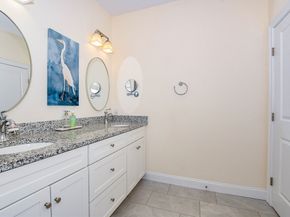 31 Split Rock Ln, Mattapoisett MA 02739