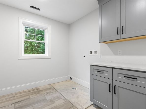 345 Cambridge St, Burlington MA 01803