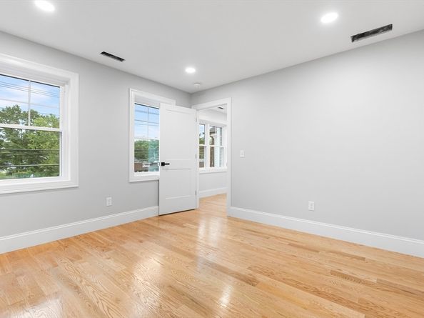 345 Cambridge St, Burlington MA 01803