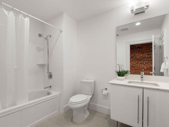 1471 Beacon Street 7, Brookline MA 02446