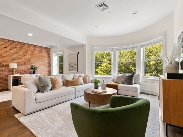 1471 Beacon Street 7, Brookline MA 02446