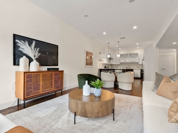 1471 Beacon Street 7, Brookline MA 02446