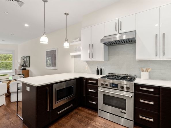 1471 Beacon Street 7, Brookline MA 02446