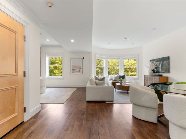 1471 Beacon Street 7, Brookline MA 02446