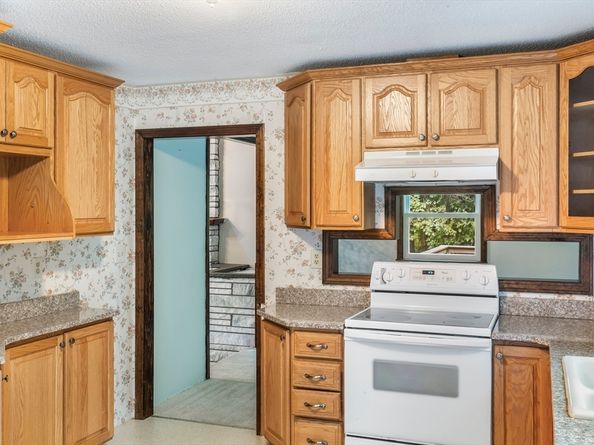 2 Marble Rd, Spencer MA 01562