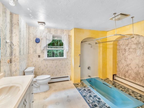 2 Marble Rd, Spencer MA 01562