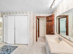 2 Marble Rd, Spencer MA 01562