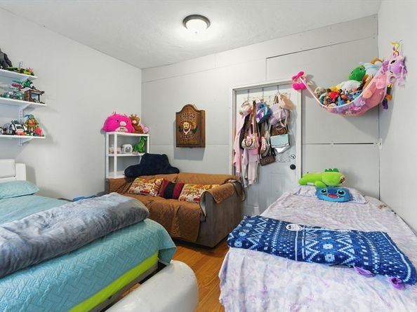 19 Hood St, Lynn MA 01905