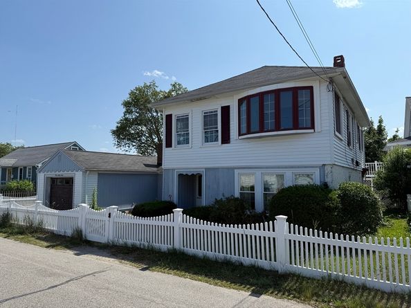 189 Kingsley Rd, Hull MA 02045
