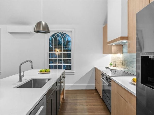 132 Elm Street 132, Marblehead MA 01945