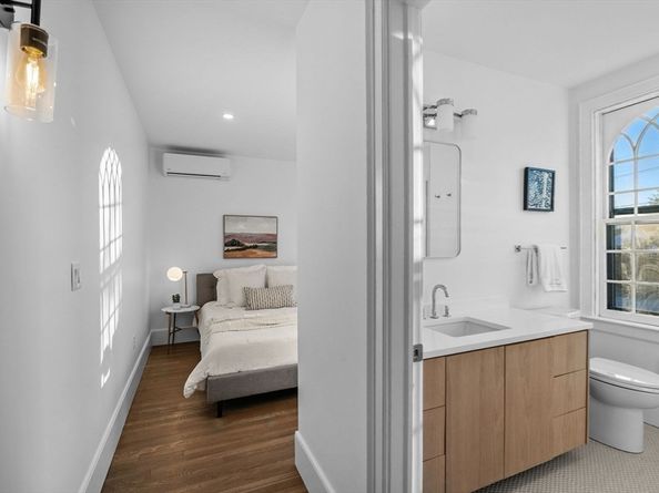 132 Elm Street 132, Marblehead MA 01945