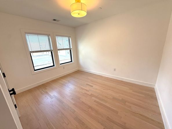 52 Withington St 7, Boston MA 02124