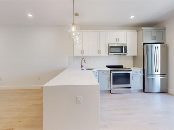 52 Withington St 7, Boston MA 02124