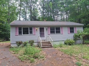 8 Laurel Dr