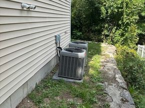 89 E Mountain St, Worcester MA 01606